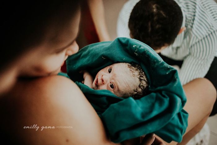La forza delle donne: le più belle foto sul parto del 2018