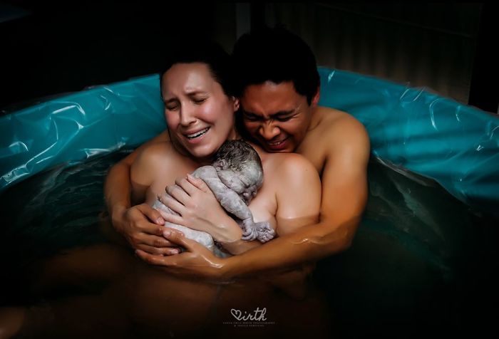 La forza delle donne: le più belle foto sul parto del 2018