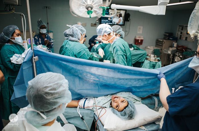La forza delle donne: le più belle foto sul parto del 2018