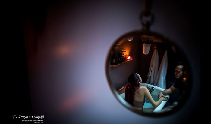 La forza delle donne: le più belle foto sul parto del 2018