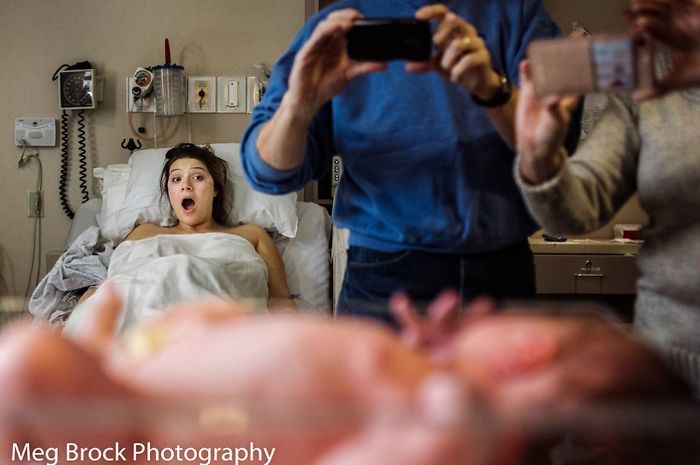 La forza delle donne: le più belle foto sul parto del 2018