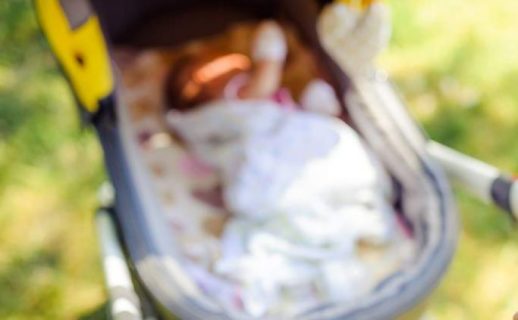 "Ti abbraccio forte, mamma che oggi hai abbandonato il tuo bambino" "Ti abbraccio forte, mamma che oggi hai abbandonato il tuo bambino"