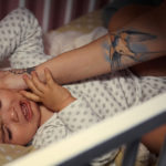 Perché mio figlio neonato non dorme la notte?