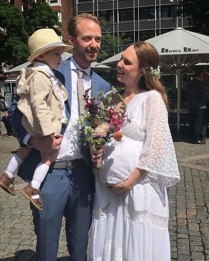 “Il mio corpo prima e dopo aver partorito tre gemelli”