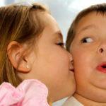 Mononucleosi nei bambini, come si cura la "malattia del bacio"