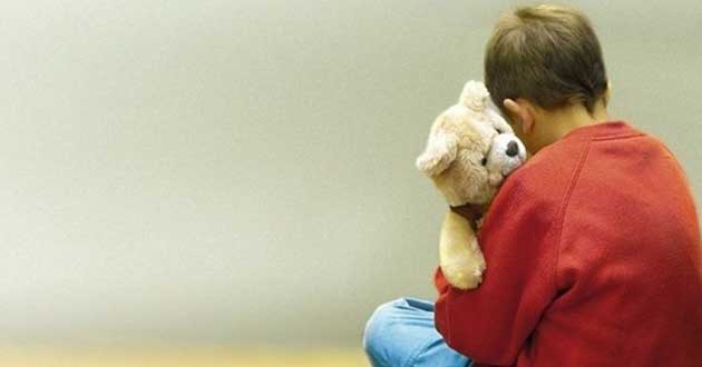"Se fossi un pedofilo prenderei tua/o figlia/o quando voglio grazie a te"