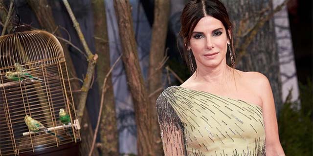 Sandra Bullock: "Le madri single non sono mamme a metà" Sandra Bullock: "Le madri single non sono mamme a metà"
