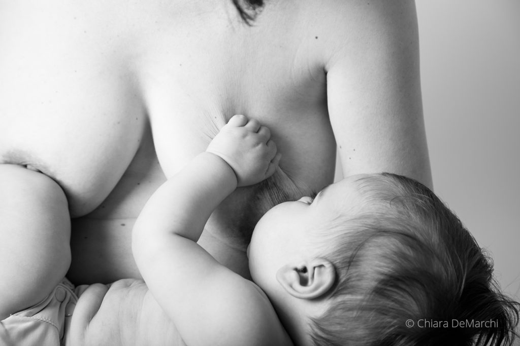 "Urlavano 'stai ferma' e io morivo di dolore", quella violenza ostetrica che non è normale