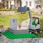 Il set di mattoncini da funerale esiste per parlare ai bambini di morte e lutto
