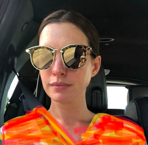 Anne Hathaway, mamma bis dopo tanto dolore e la scelta di stare lontano dai social