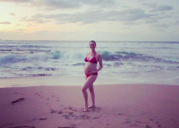 Anne Hathaway, mamma bis dopo tanto dolore e la scelta di stare lontano dai social