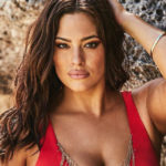 Lo scatto coraggioso di Ashley Graham al suo corpo in gravidanza