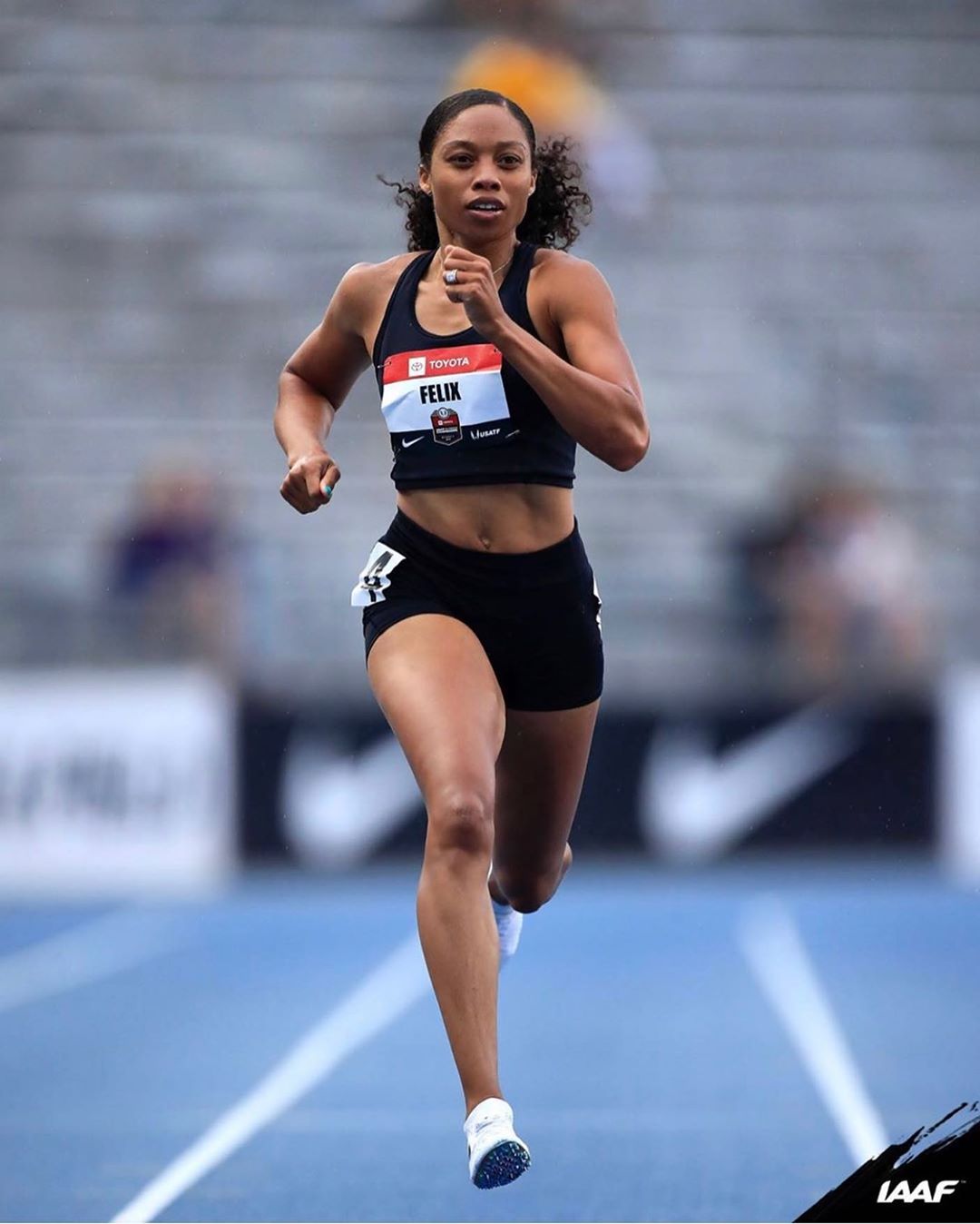 Allyson Felix, la donna che ha battuto il record di Bolt, a 10 mesi dal parto