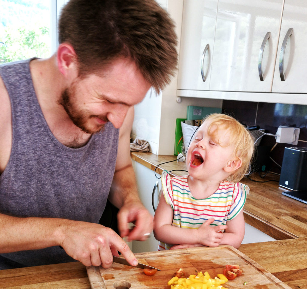 "Quando sei nata ti odiavo": la depressione postpartum che colpisce anche i papà