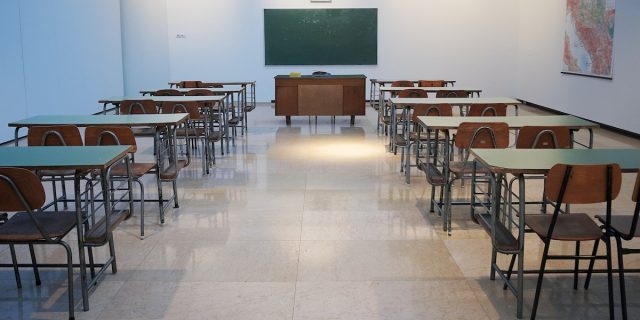 Scuola senza voti sì o no? Le ragioni dei pedagogisti pro e contro Scuola senza voti sì o no? Le ragioni dei pedagogisti pro e contro