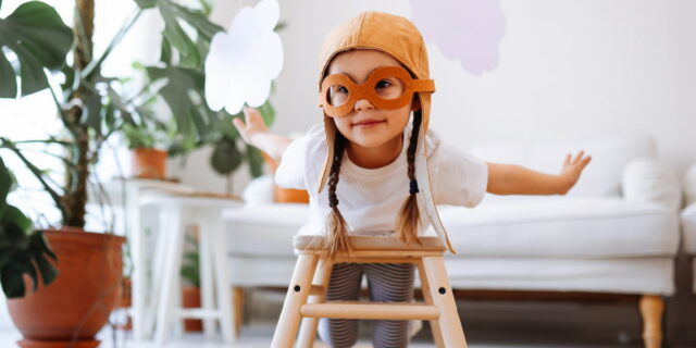 Giochi da fare a casa con i bambini: idee e attivit&agrave;