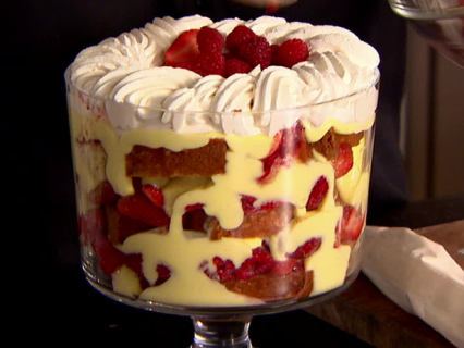 Zuppa inglese con frutti di bosco Zuppa inglese con frutti di bosco