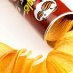 Ecco perché hai sempre mangiato le Pringles nel modo sbagliato