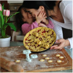 "Ho fatto questa crostata primaverile di fiori con mia figlia: vi spiego come"