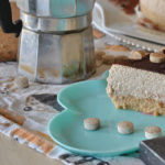 "Come si prepara una torta fredda allo yogurt e caffè senza cottura"