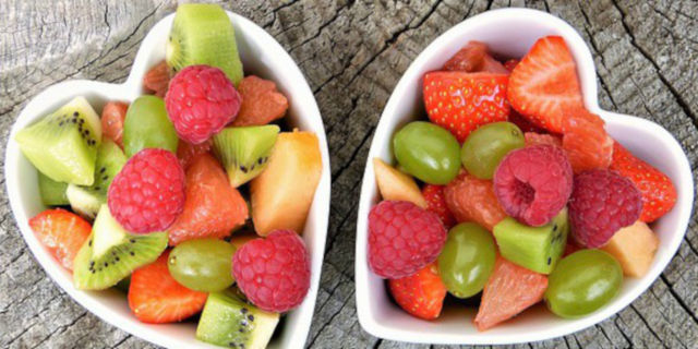 Come vivono i fruttariani? Le testimonianze di 3 mangiatori di frutta e ortaggi Come vivono i fruttariani? Le testimonianze di 3 mangiatori di frutta e ortaggi