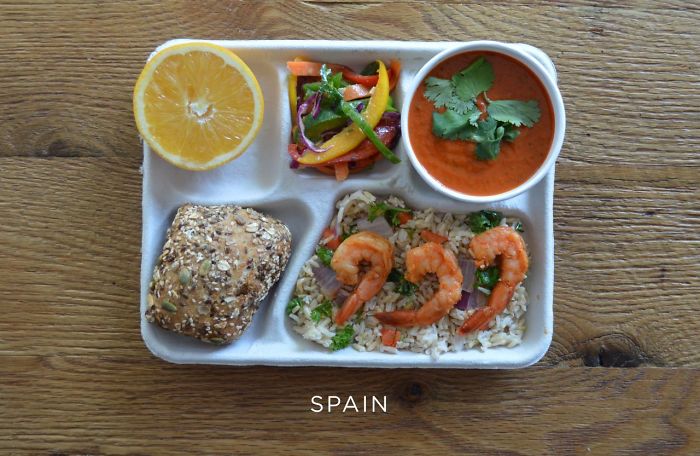 La pausa pranzo a scuola in 9 Paesi del mondo in immagini