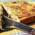 Torta salata al salmone e zucchine
