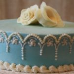 Mai provato il cioccolato plastico? la ricetta e 8 idee per decorare i dolci