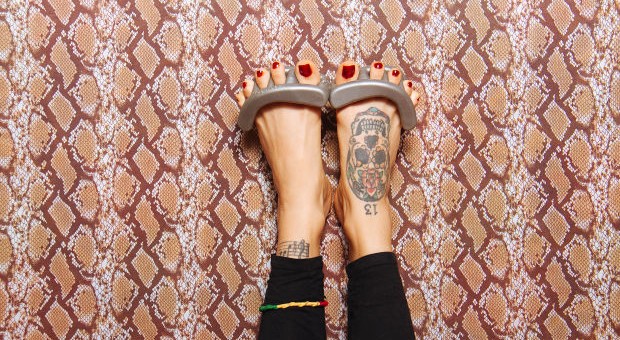 yoga toes