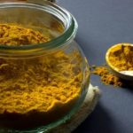 I benefici della curcuma: le 5 proprietà che la rendono un superfood