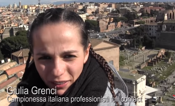 Le ragazze della kick-boxing