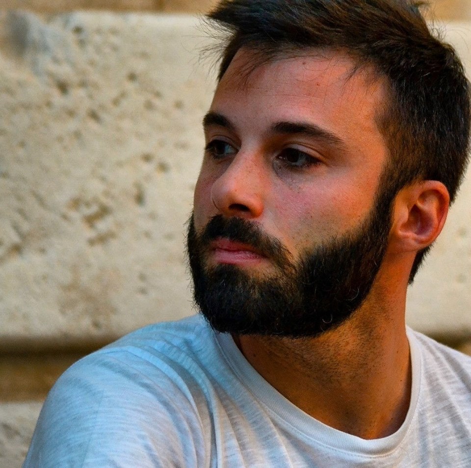 "Come affronto a testa alta la sclerosi multipla", la coraggiosa normalità di Davide