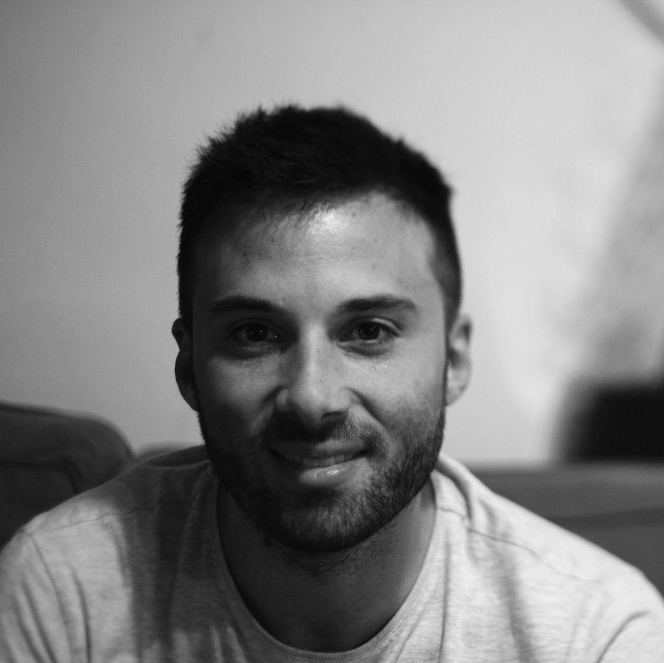 "Come affronto a testa alta la sclerosi multipla", la coraggiosa normalità di Davide