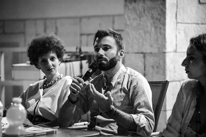 "Come affronto a testa alta la sclerosi multipla", la coraggiosa normalità di Davide