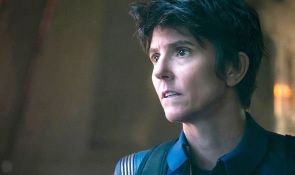 Quando Tig Notaro mise in mostra le cicatrici della mastectomia per farle "sparire"