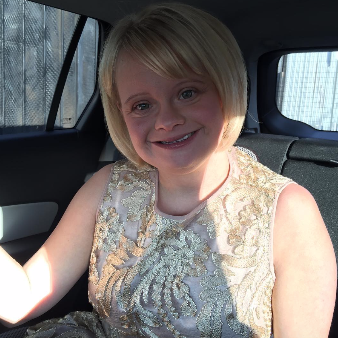 Chi è Lauren Potter, l'attrice con sindrome di Down che ci mostra la verità