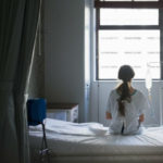 Health gap: perché i medici non credono al dolore delle donne o lo sottovalutano
