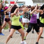 Zumba, danza-fitness del momento: benefici e controindicazioni