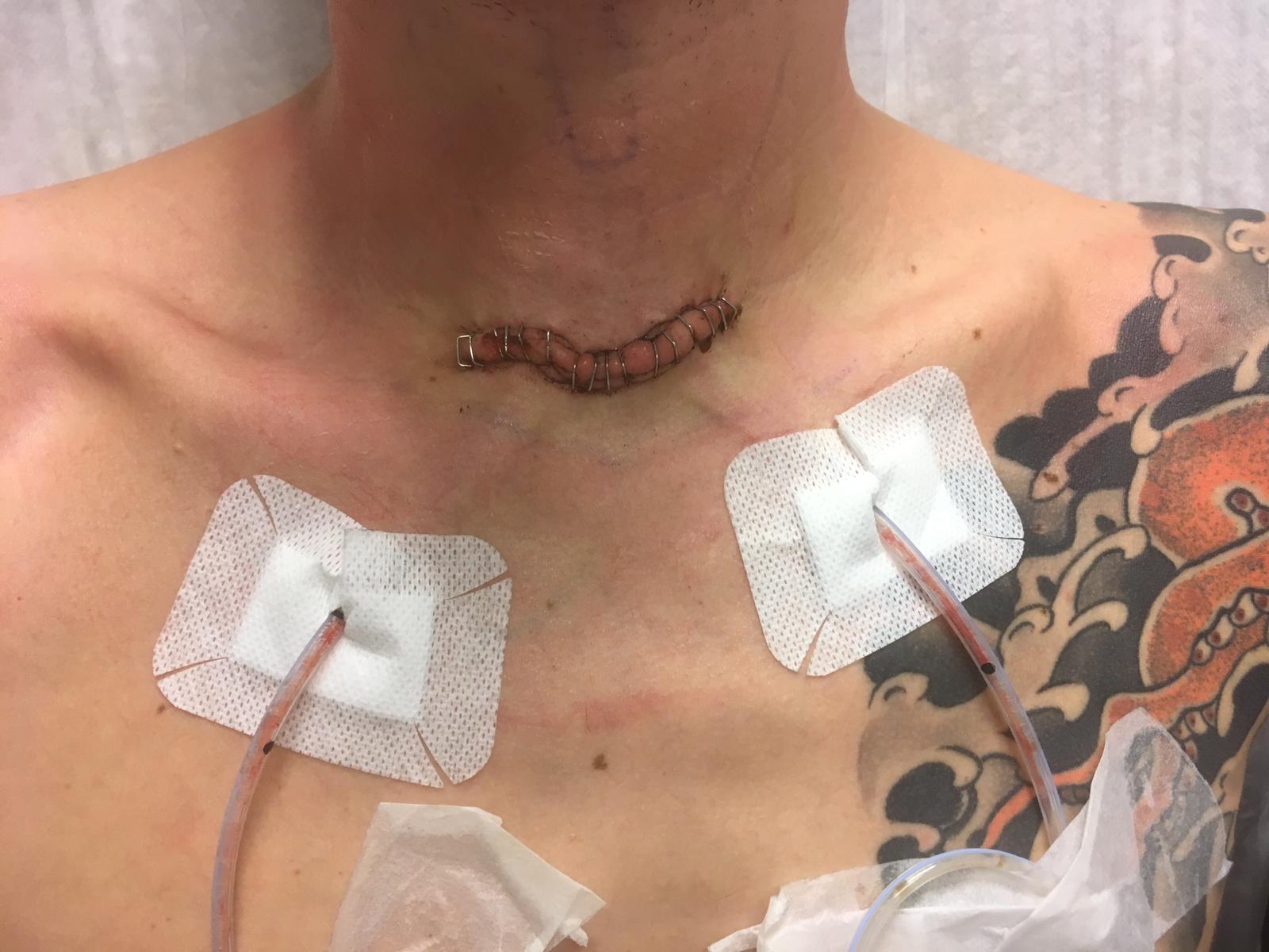 "Mi sono svegliato con questo tatuaggio e ho capito che non sarò più come prima"