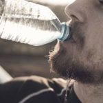 Quanta plastica mangiamo ogni settimana e ogni anno senza saperlo?