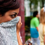 Fantosmia: cosa sono le allucinazioni olfattive che colpiscono di più le donne