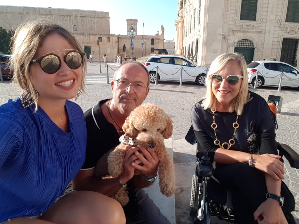 "Fino a quando non mi sono ritrovata in sedia a rotelle non notavo queste cose"