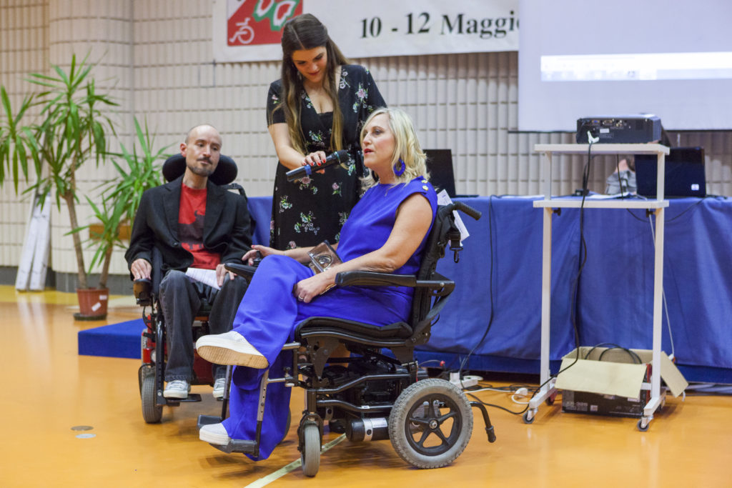 "Fino a quando non mi sono ritrovata in sedia a rotelle non notavo queste cose"