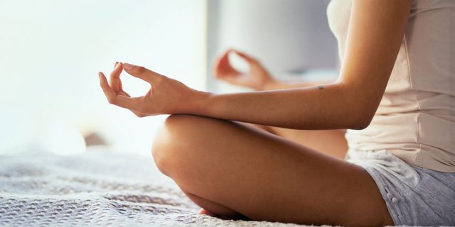 Meditazione per dormire: 5 tecniche per sconfiggere l'insonnia Meditazione per dormire: 5 tecniche per sconfiggere l'insonnia