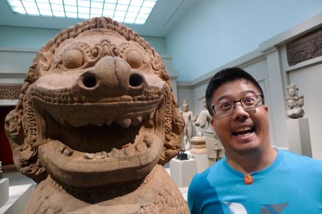 Le Foto Più Assurde e Divertenti di Persone in Posa con le Statue
