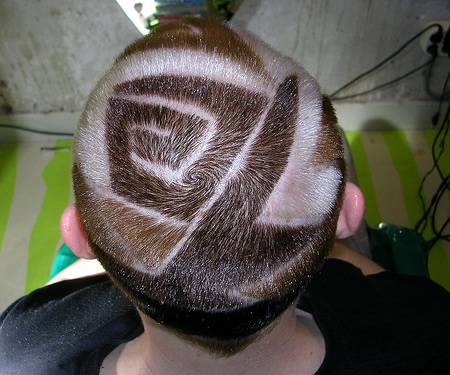 Queste Persone Dovrebbero Cambiare Parrucchiere: I Capelli Più Bizzarri!