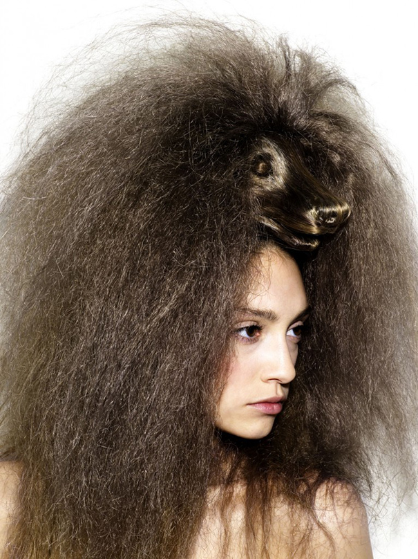 Queste Persone Dovrebbero Cambiare Parrucchiere: I Capelli Più Bizzarri!