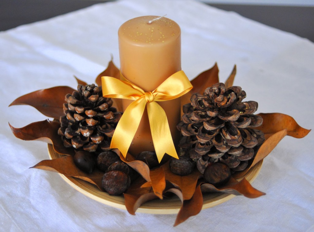 Natale: come addobbare casa con le pigne