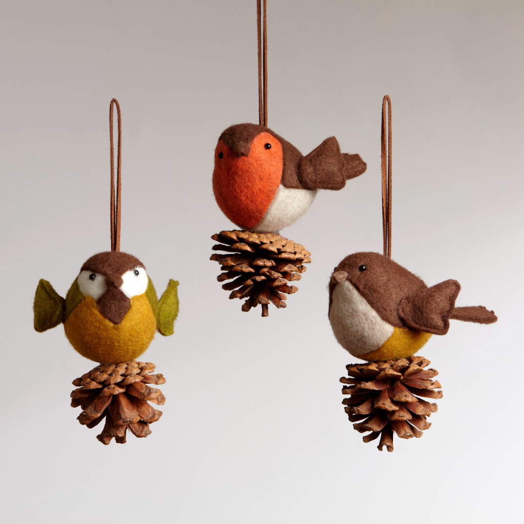 Natale: come addobbare casa con le pigne