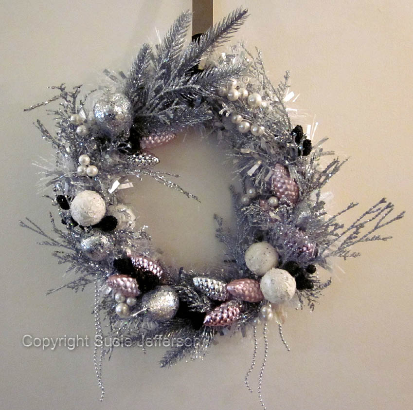 Natale: come addobbare casa con le pigne
